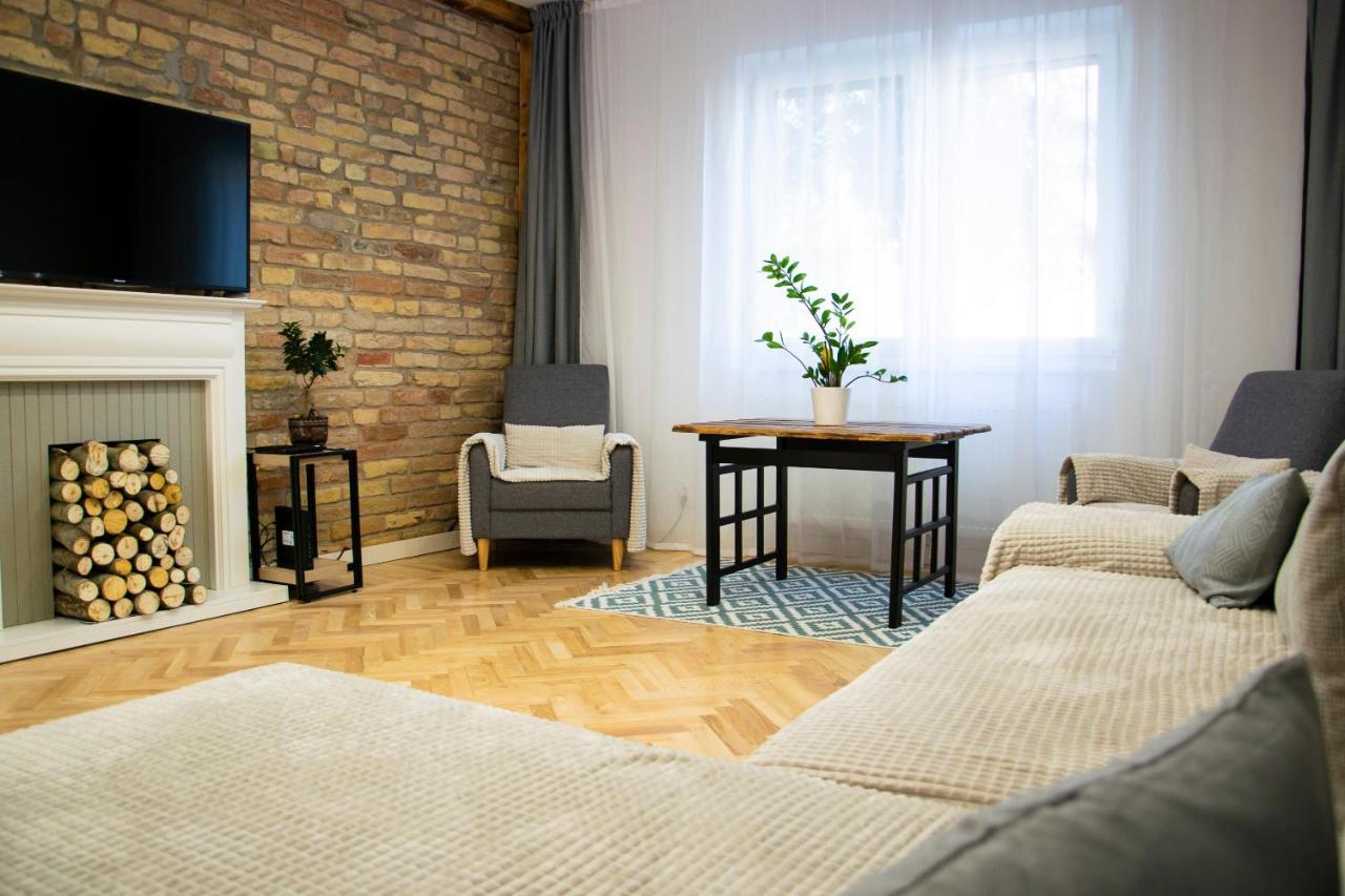 Season One Apartman Szeged Exterior foto